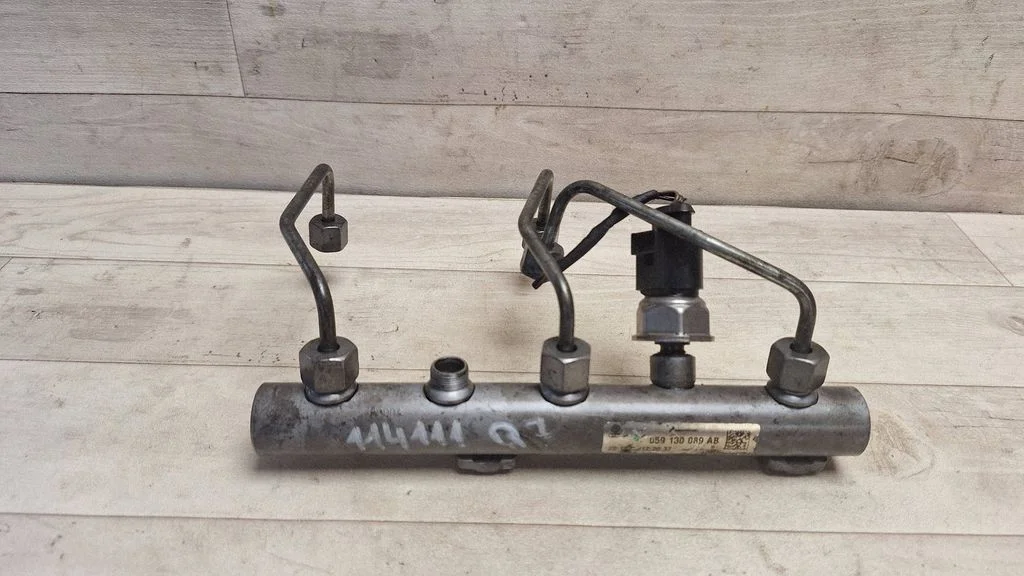 Fuel main line pipe 059130089AB