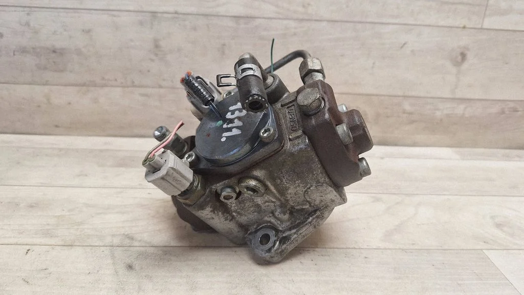 Fuel injection high pressure pump 221000R020