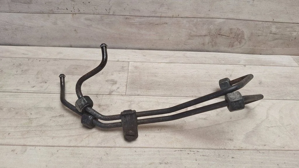 Fuel injector supply line/pipe