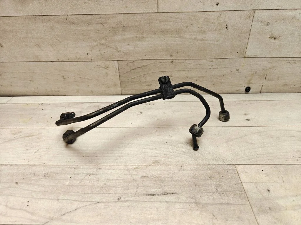 Fuel injector supply line/pipe