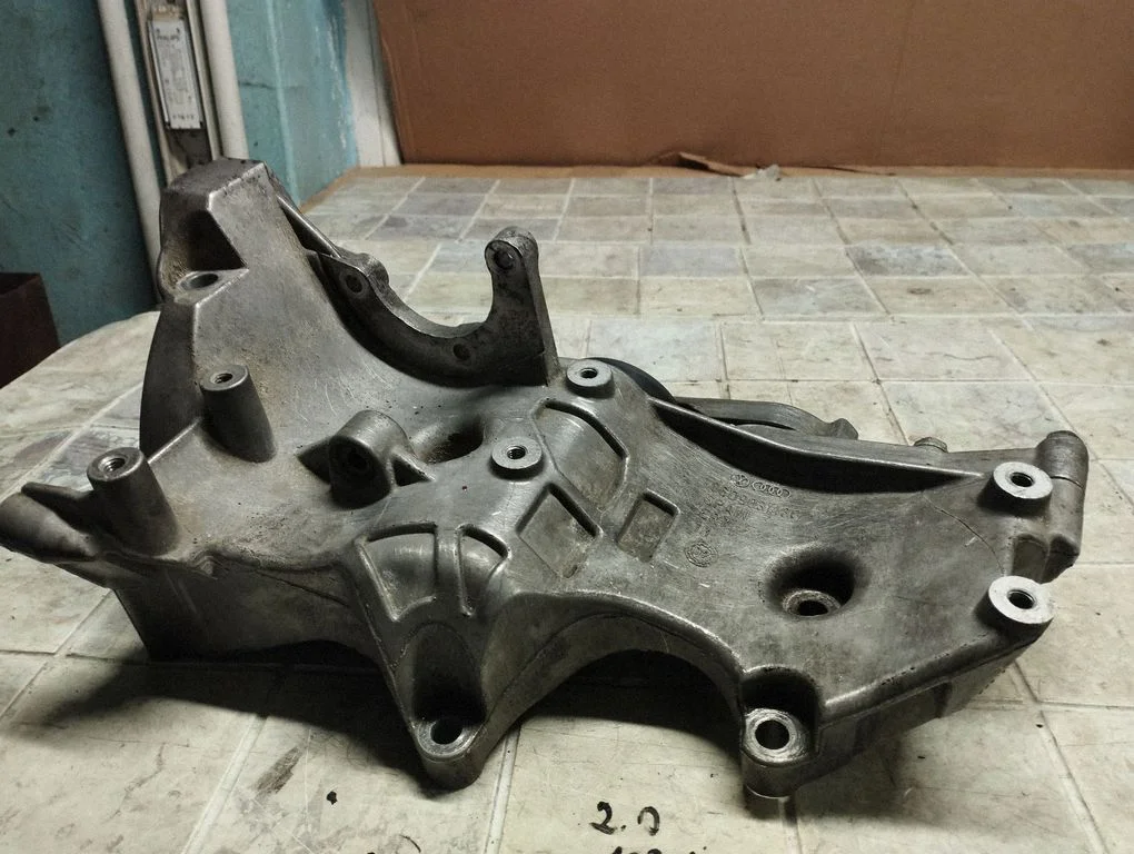 Generator/alternator bracket 06D903143C