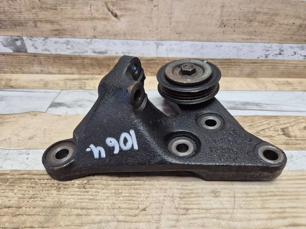 Engine mounting bracket 1231521050