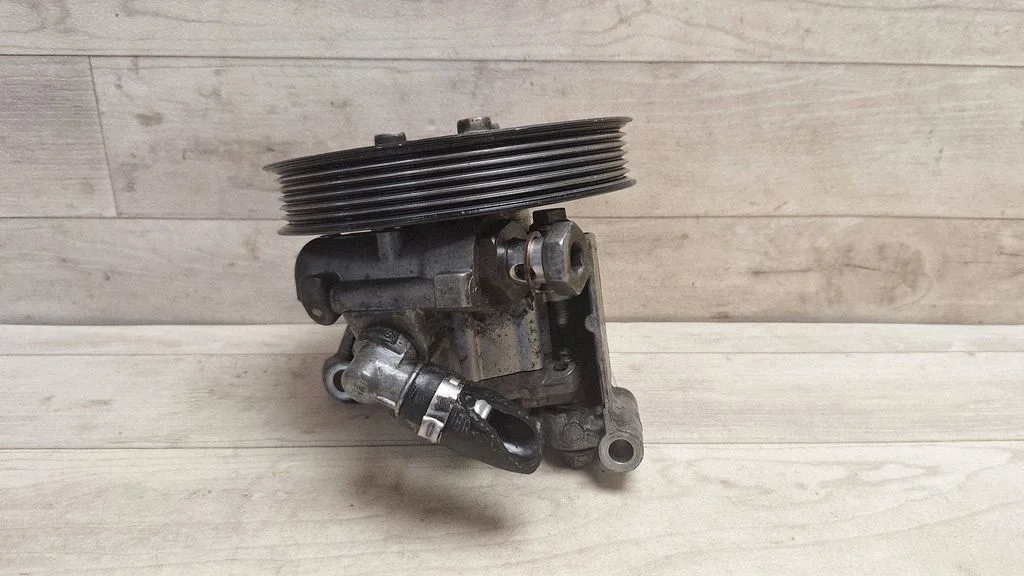 Power steering pump 06E145393B