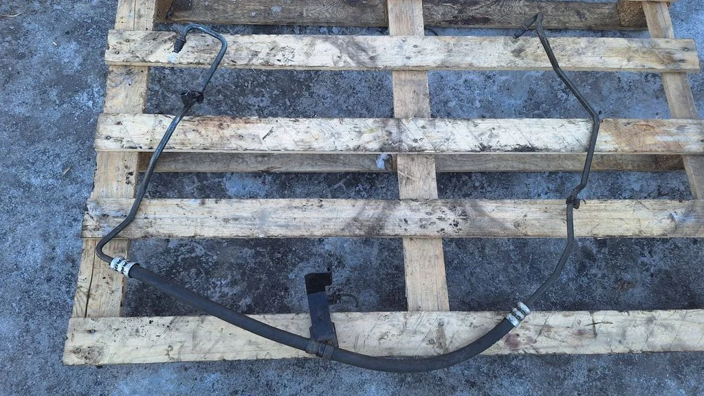 Power steering hose/pipe/line