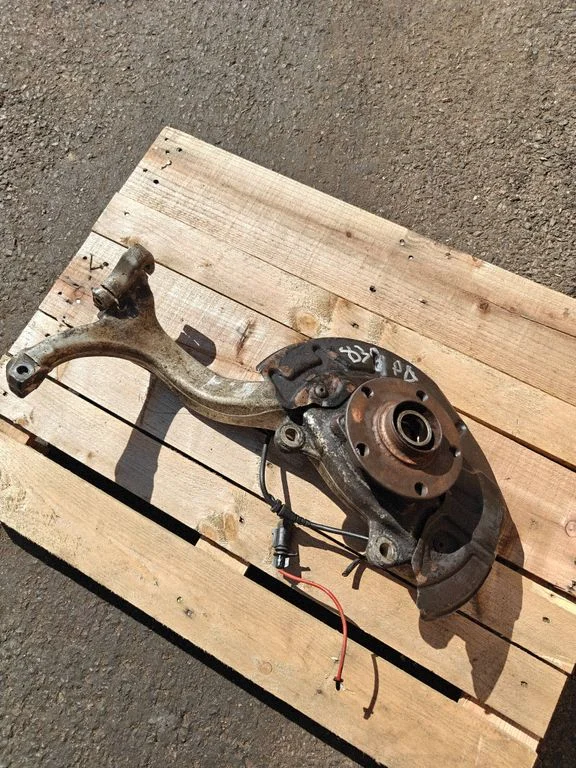 Front wheel hub spindle knuckle – front right