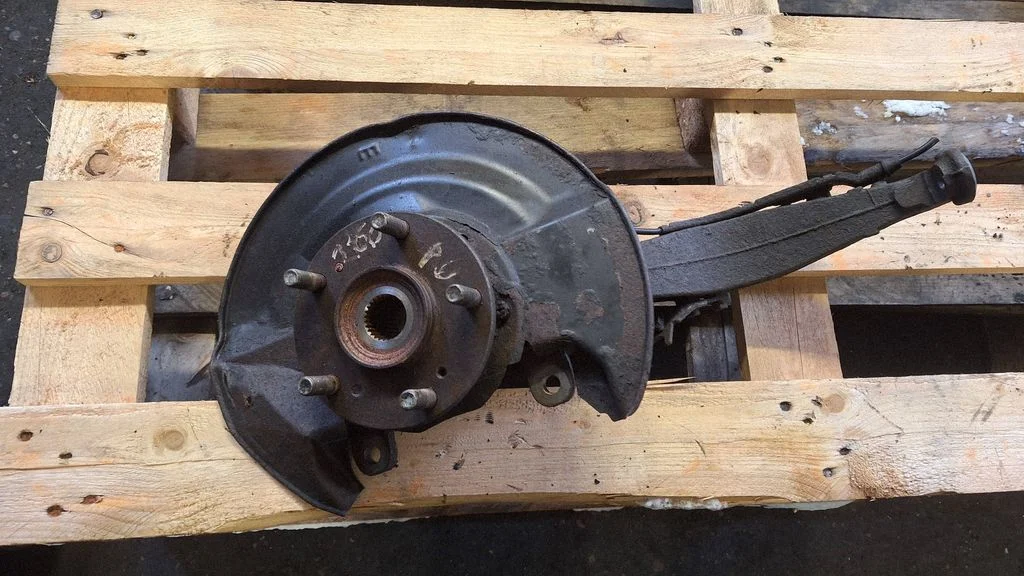 Front wheel hub spindle knuckle – front right