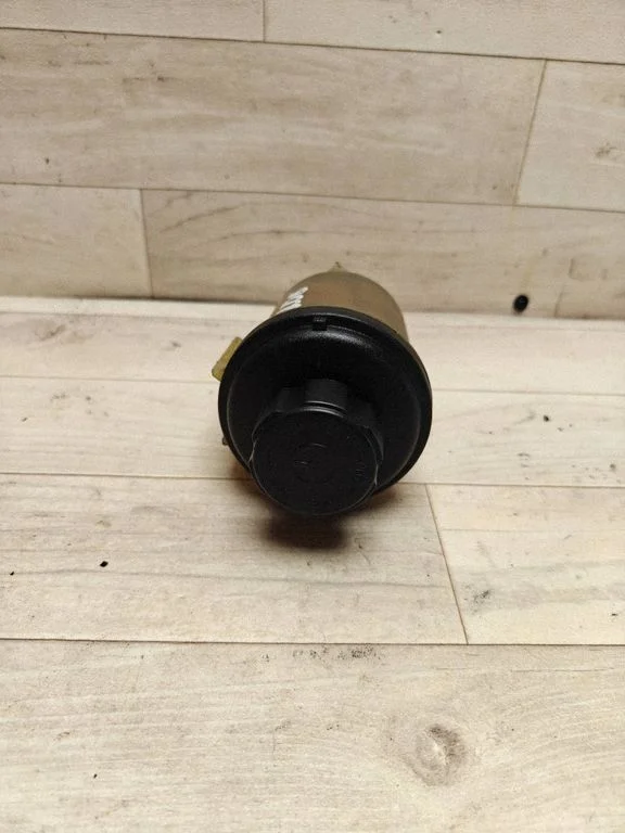 Zbiorniczek płynu wspomagania 6G913R700BC