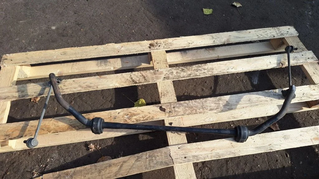 Eesmine stabilisaator (kaldevarras) – BMW 7-seeria F01 F02 F03 F04 (2008-2016)