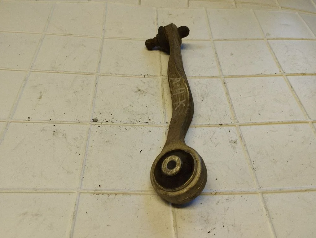 Front control arm – front left