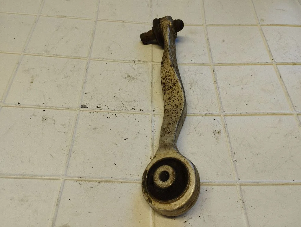 Front control arm – front left