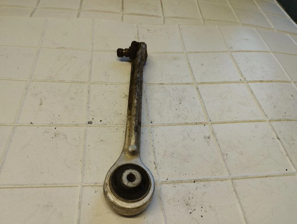 Front control arm – front left