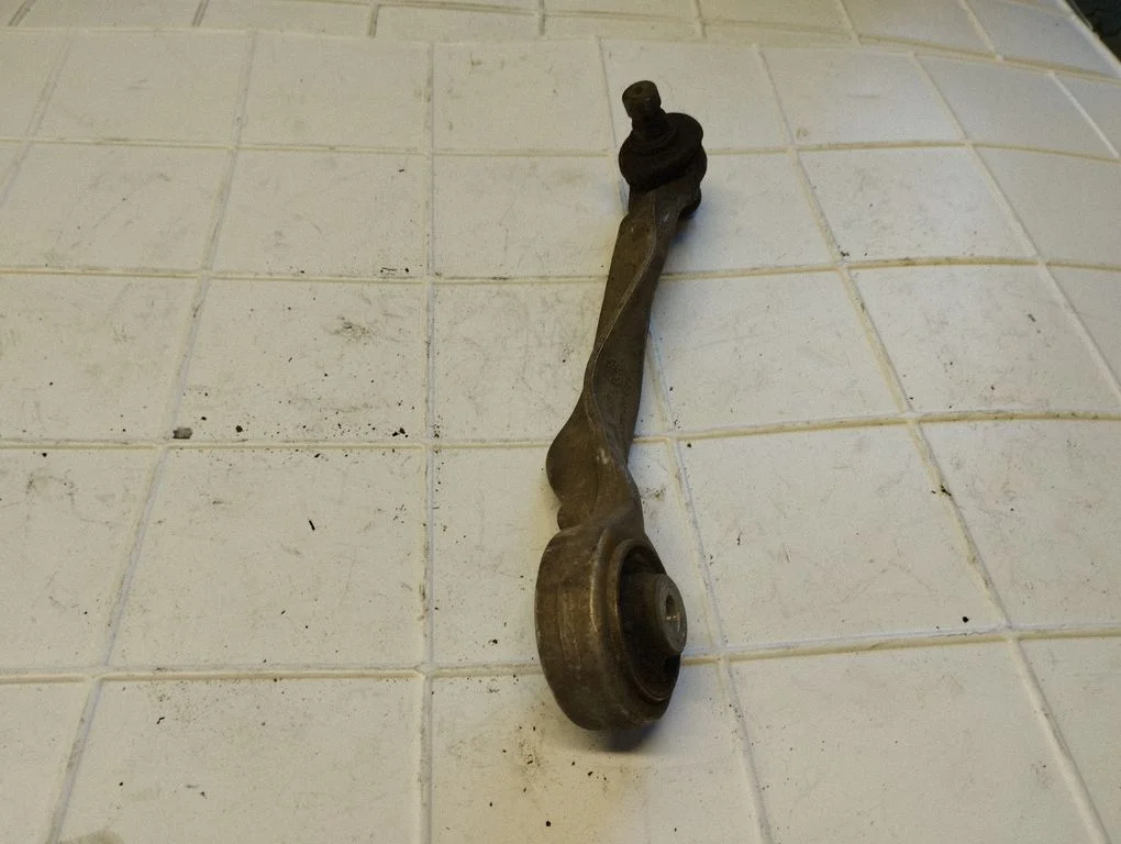 Front control arm 4D0407512F