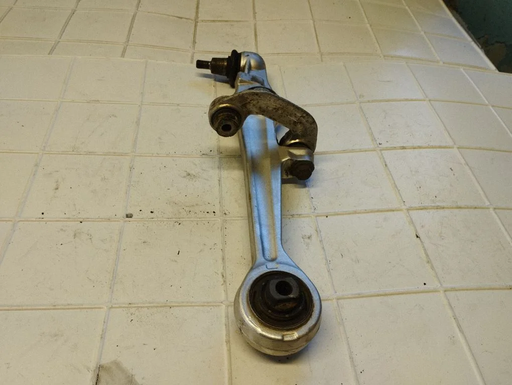 Front control arm – front left