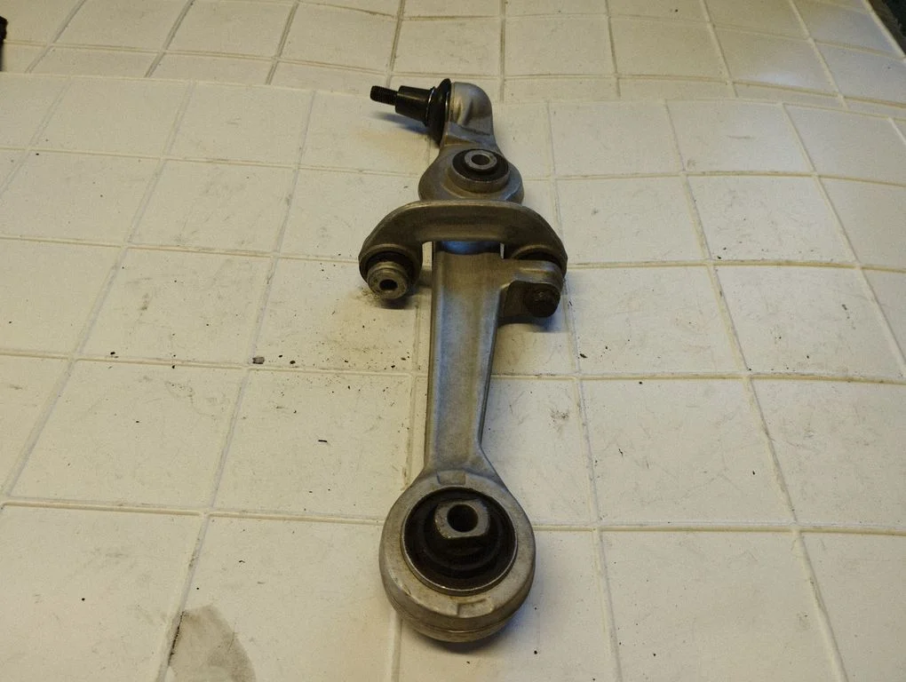 Front control arm – front left