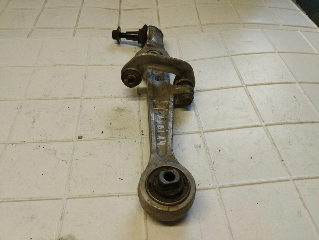 Front control arm – front left