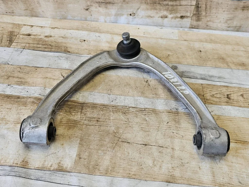 Front lower control arm/wishbone – front right