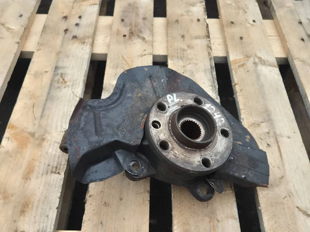 Front wheel hub – front left