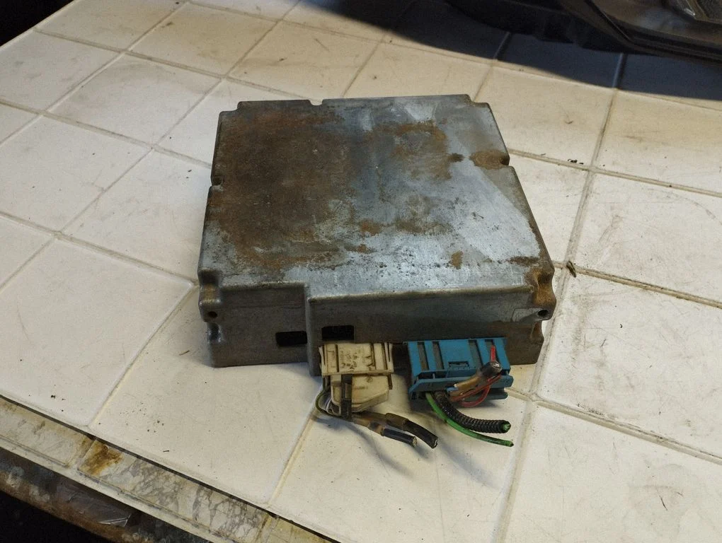 Air suspension control unit module (rear) – BMW X6 E71 (2008-2014)