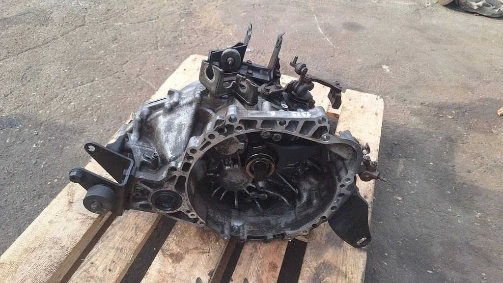 Manual 6 speed gearbox