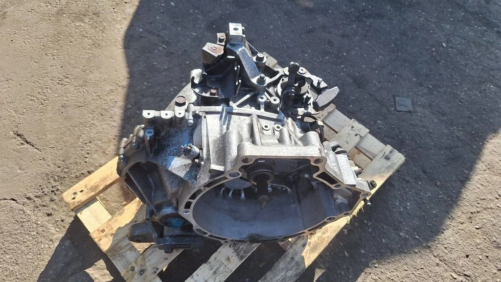 Manual 6 speed gearbox