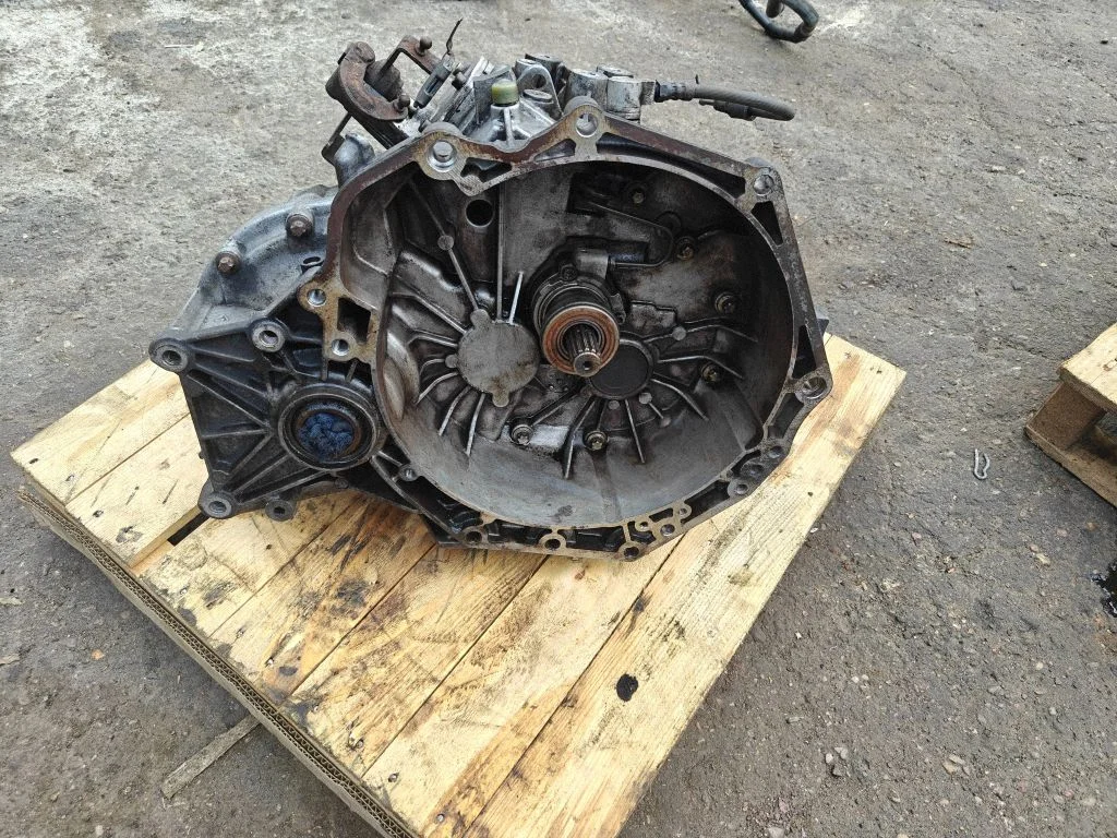 Manual 5 speed gearbox 5495775