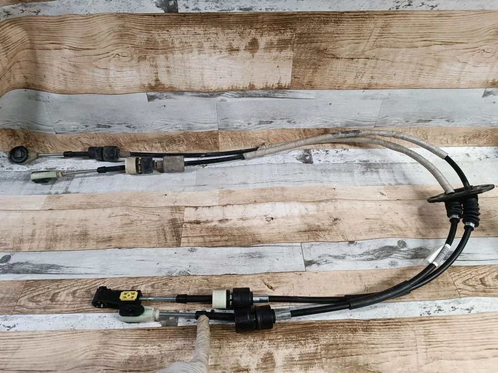Gear shift cable linkage