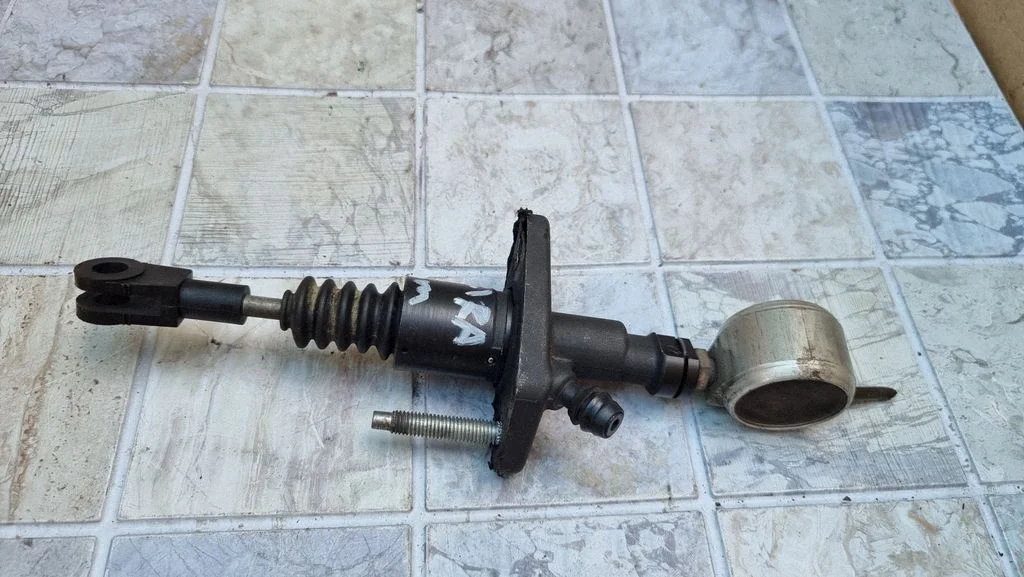 Clutch slave cylinder – Opel Zafira A (1999-2005)