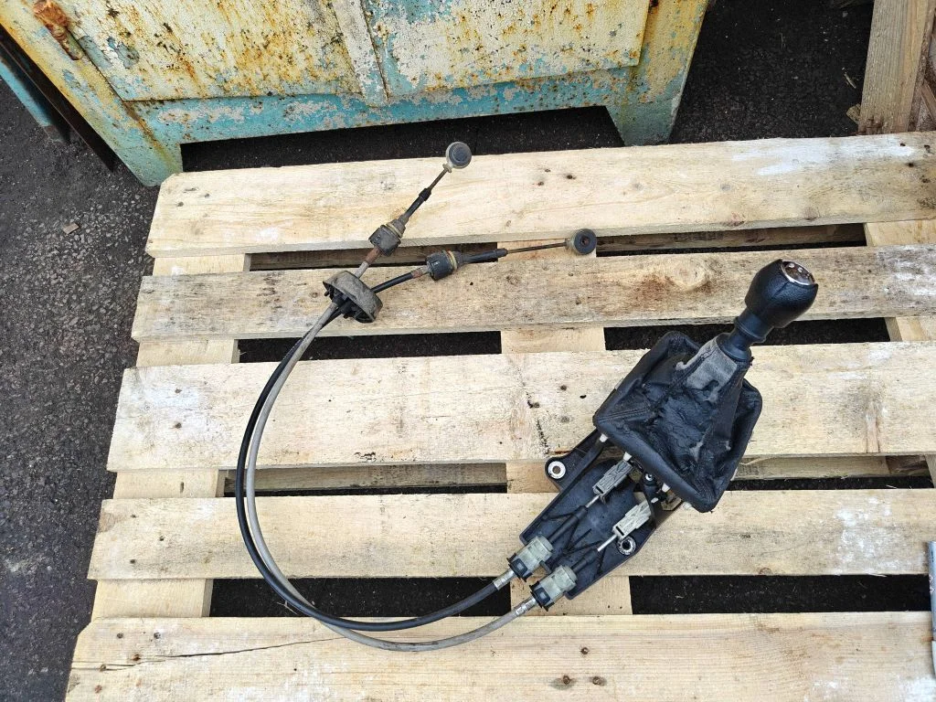 Gear selector mechanism 24465795