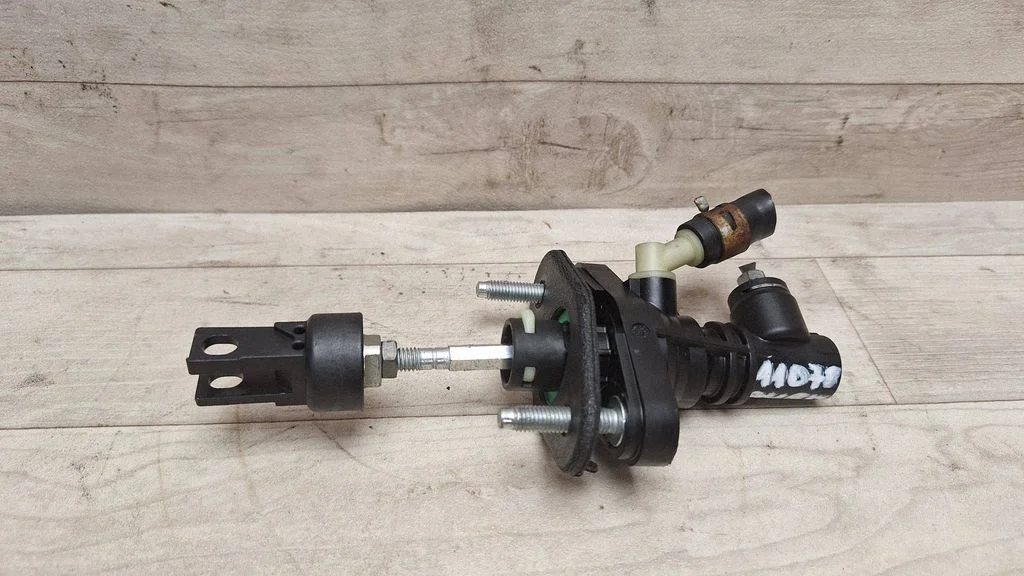Clutch master cylinder 3142002031B