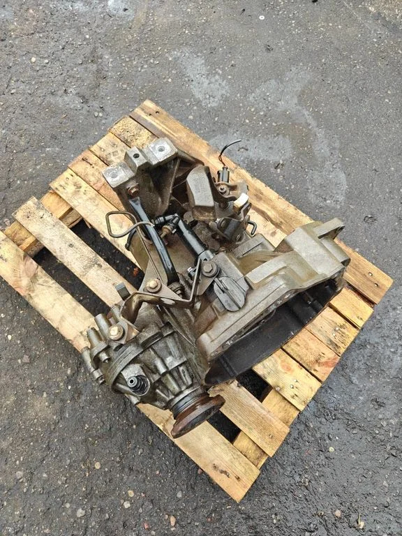 Manual 5 speed gearbox
