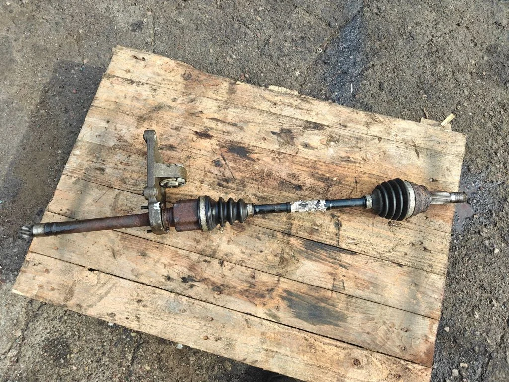 Rear driveshaft – rear left