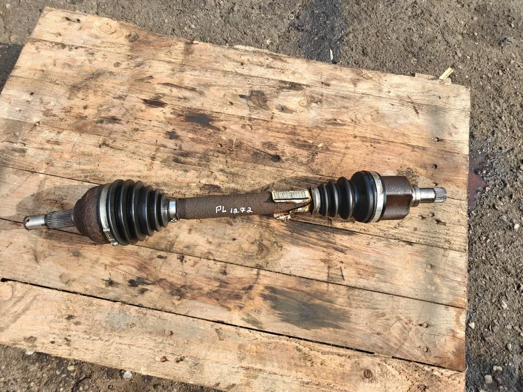 Front driveshaft 8PN44