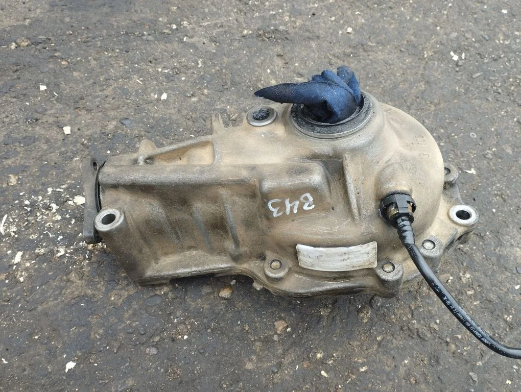 Gearbox transfer box case 2010170