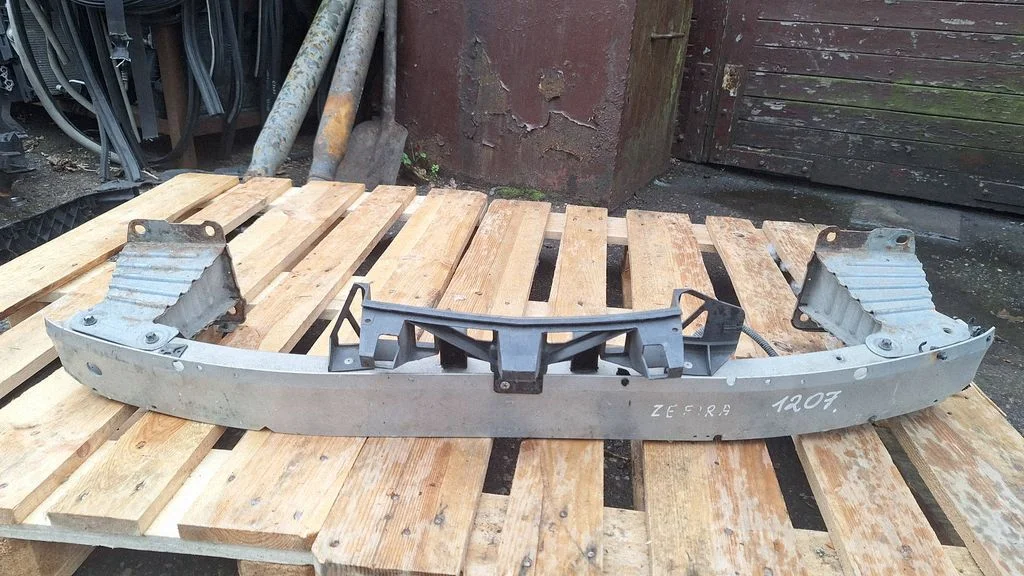 Front bumper cross member – Opel Zafira B (2005-2014)