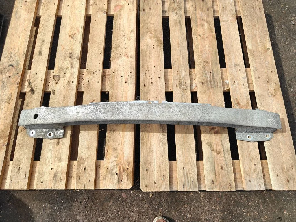 Front bumper cross member – Renault Laguna III (2007-2015)