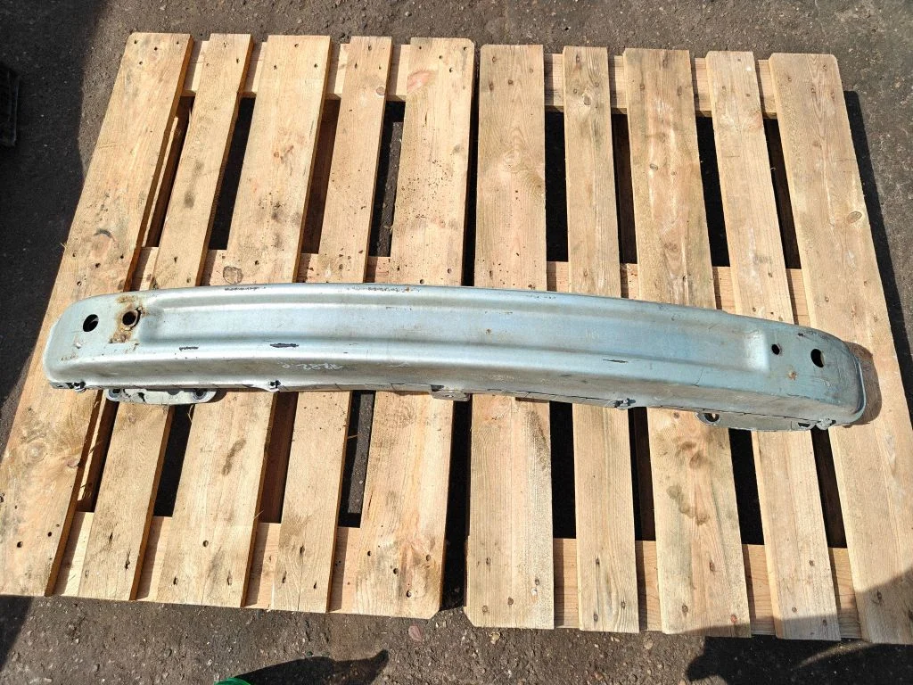 Front bumper cross member 006493N