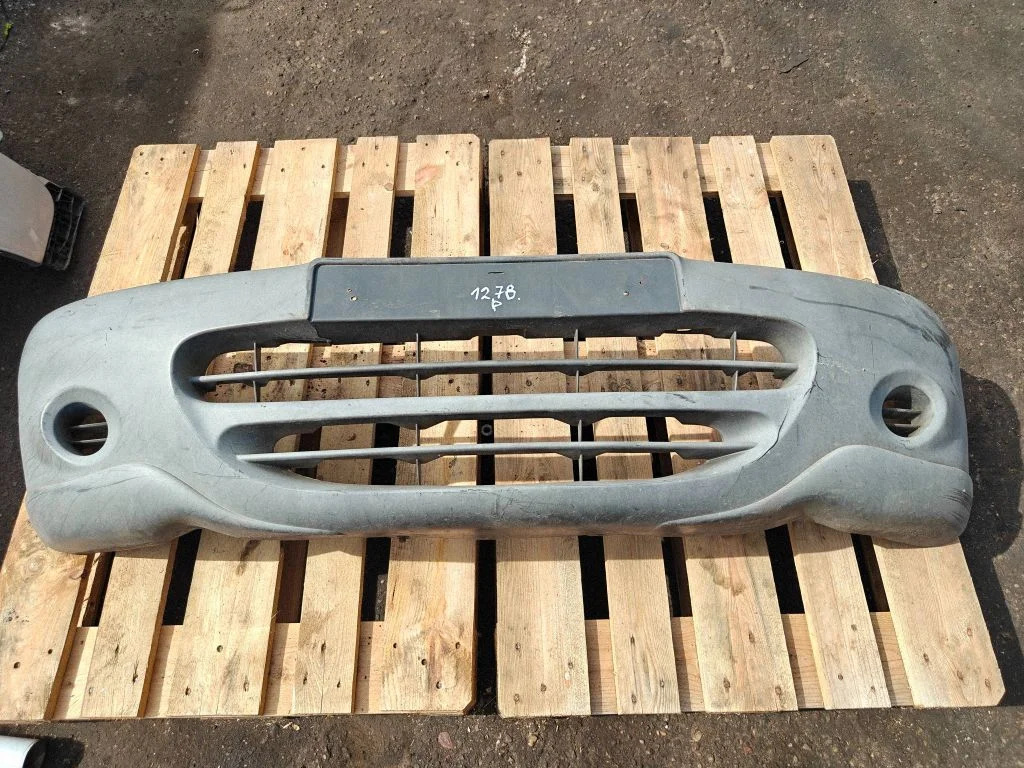Front bumper 620227C000