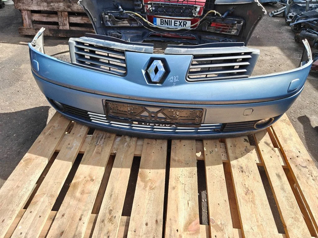 Front bumper 8200102205