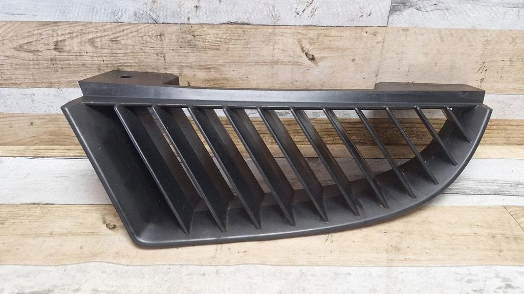 Front bumper lower grill MN127773