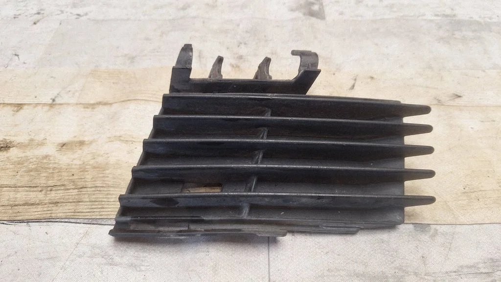 Front bumper lower grill – Opel Vectra C (2002-2005)
