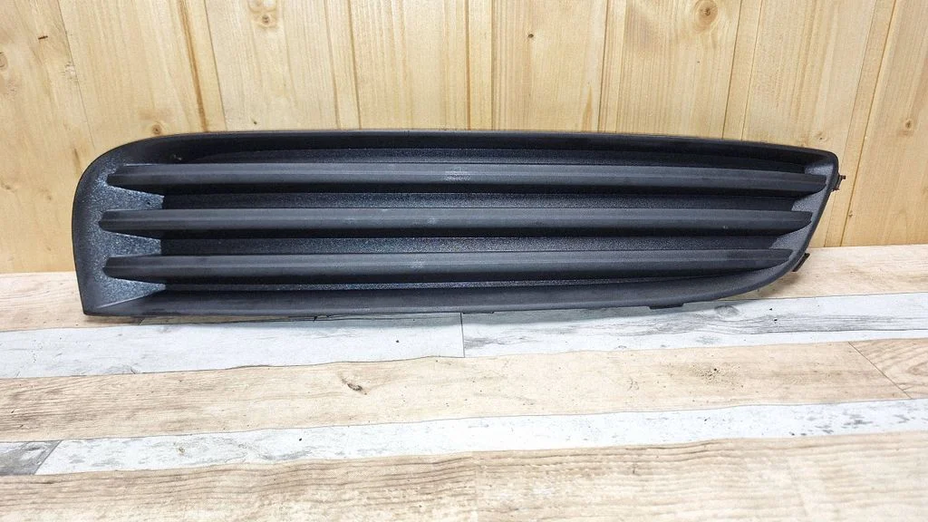 Front bumper lower grill – Opel Insignia A (2008-2017)
