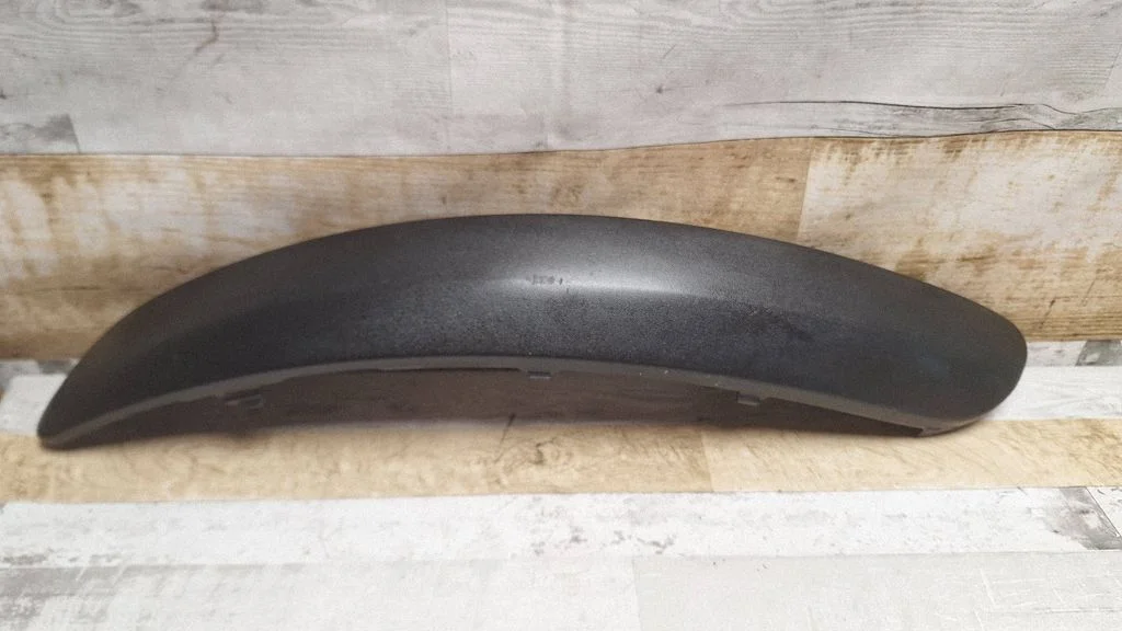 Front bumper splitter molding 5M0807717