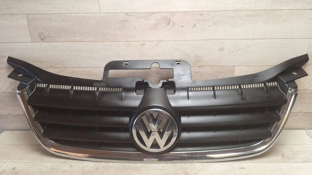 Front bumper upper radiator grill – Volkswagen Touran I (2003-2010)