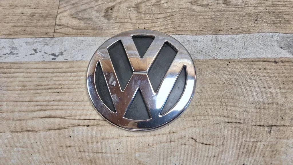 Manufacturer badge logo/emblem 3B5853630