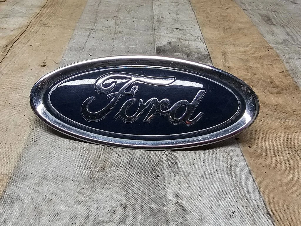 Emblemat producenta – Ford Focus (2010-2017)