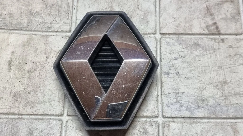 Manufacturer badge logo/emblem 8200115115