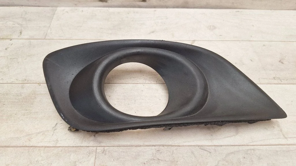 Front fog light trim/grill 5212705030