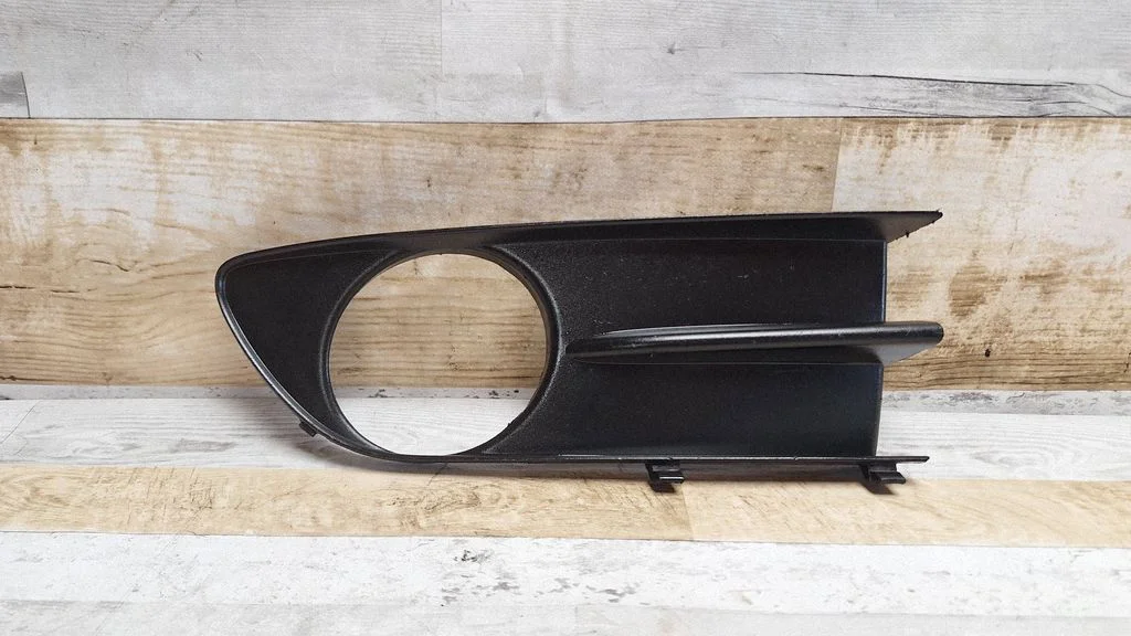 Front fog light trim/grill 000009745