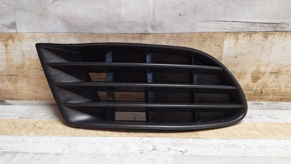 Front fog light trim/grill – Volkswagen Golf Plus (2005-2013)