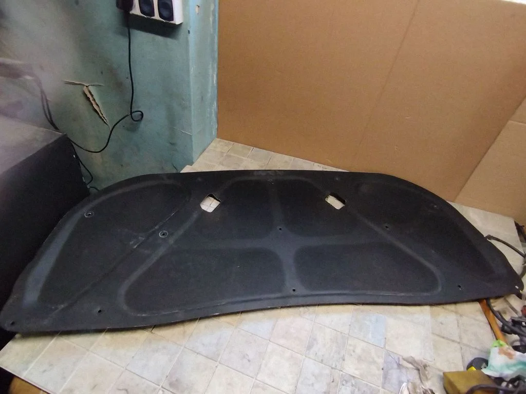 Engine bonnet/hood sound/heat insulation – Hyundai Santa Fe (2006-2012)